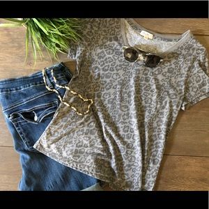 3/$15 Women’s Gray T-Shirt
